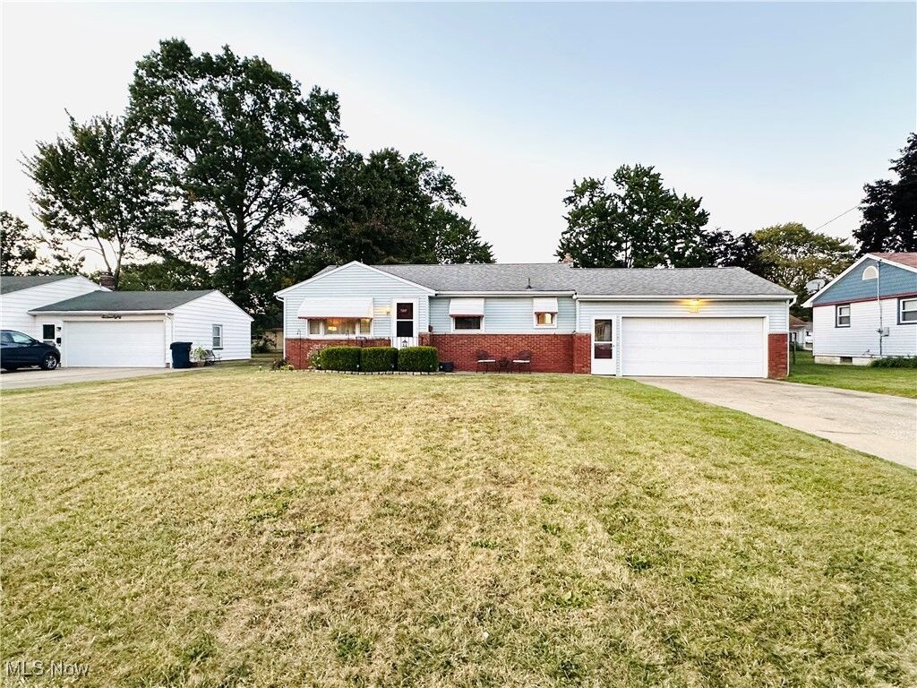 Property Photo:  1720 Sequoya Drive  OH 44514 