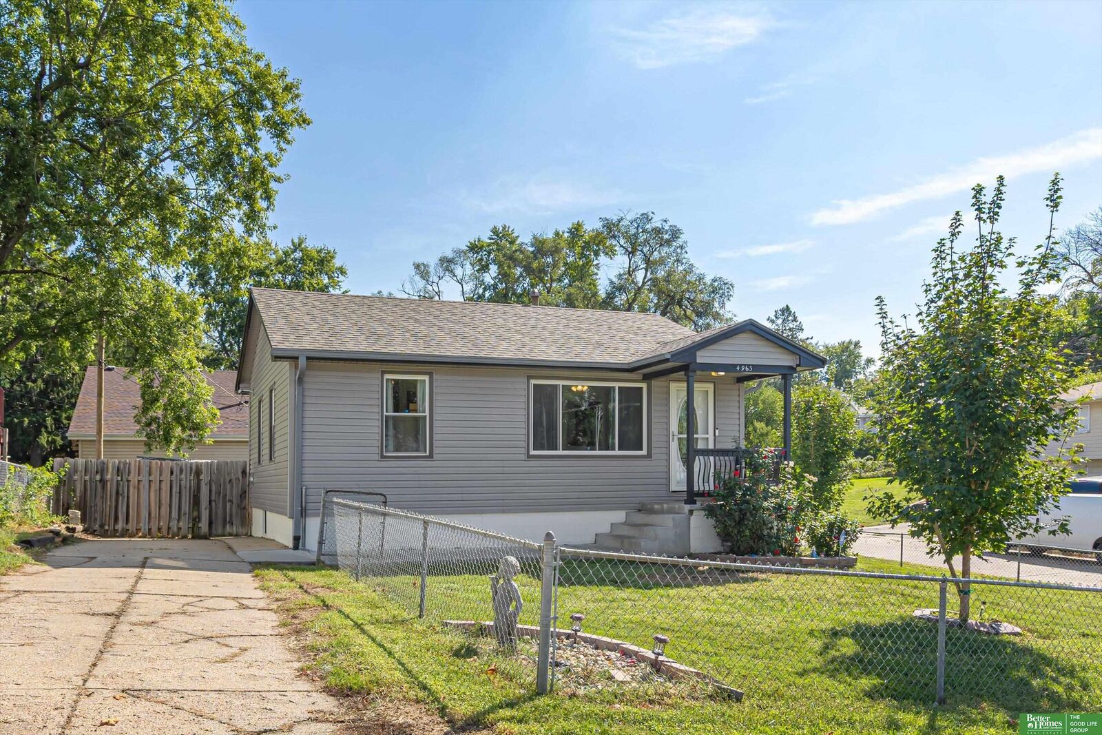 Property Photo:  4963 S 54 Street  NE 68117 