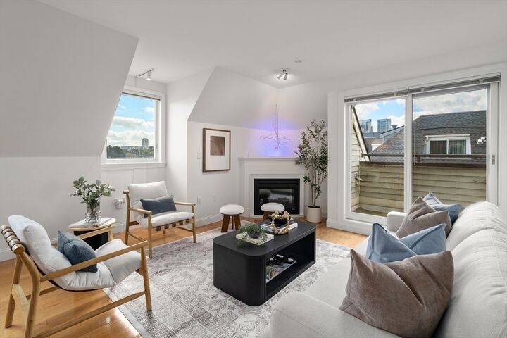 73 Chelsea St 401  Boston MA 02129 photo