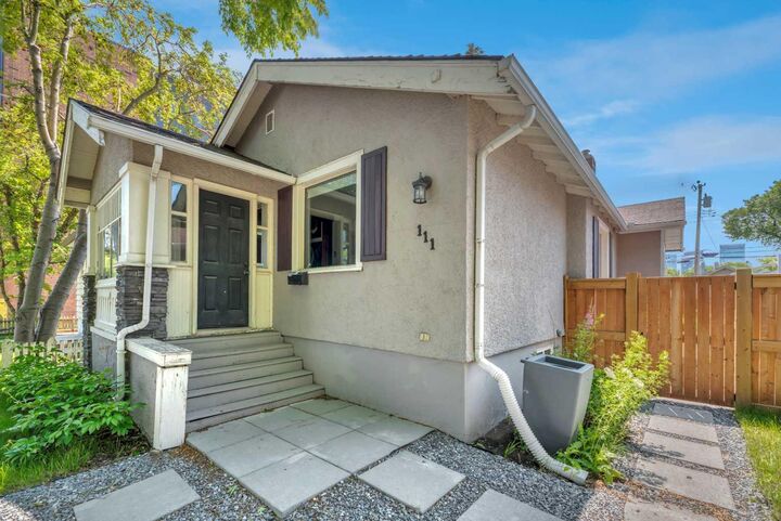 Property Photo:  111 11 Avenue NW  AB T2M 0B7 