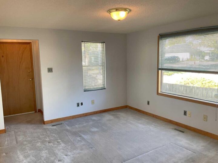 Photo de la propriété: 225 15 Street N AB T1H 2X5