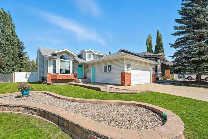 Photo de la propriété:  36 Anquetel Street  AB T4R 2K8 