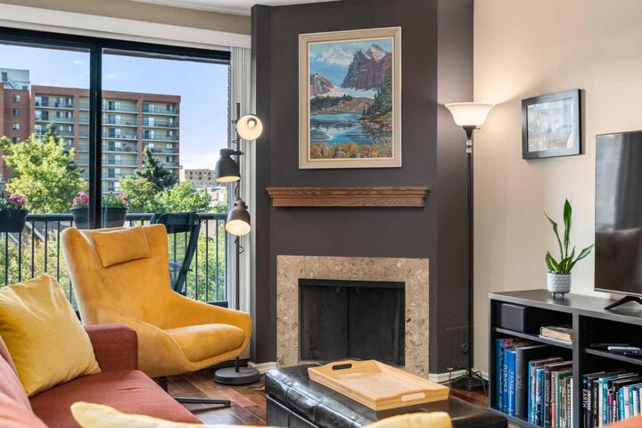 Property Photo:  1334 14 Avenue SW 403  AB T3C 0W2 