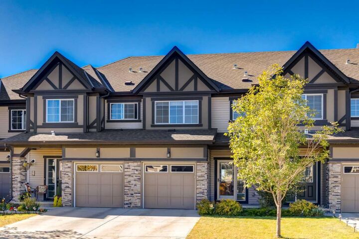 157 Hillcrest Square SW  Airdrie AB T4B 4J1 photo