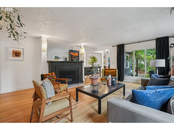 Property Photo: 2224 NE 79th Ave OR 97213