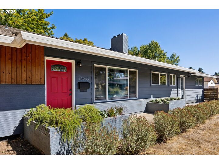 Property Photo:  13955 SW Burlwood St  OR 97005 