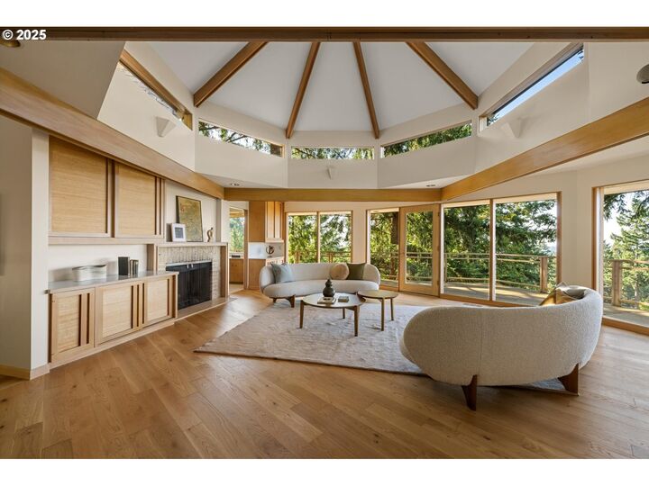 Property Photo:  3332 SW Fairmount Ln  OR 97239 