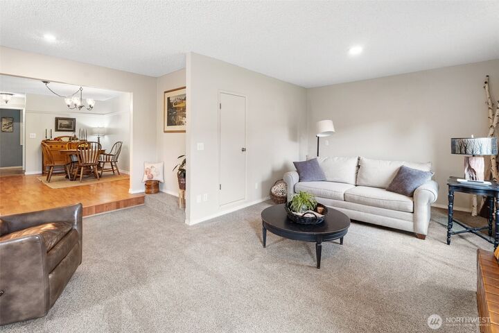 Property Photo: 9 N Elliott Avenue WA 98801
