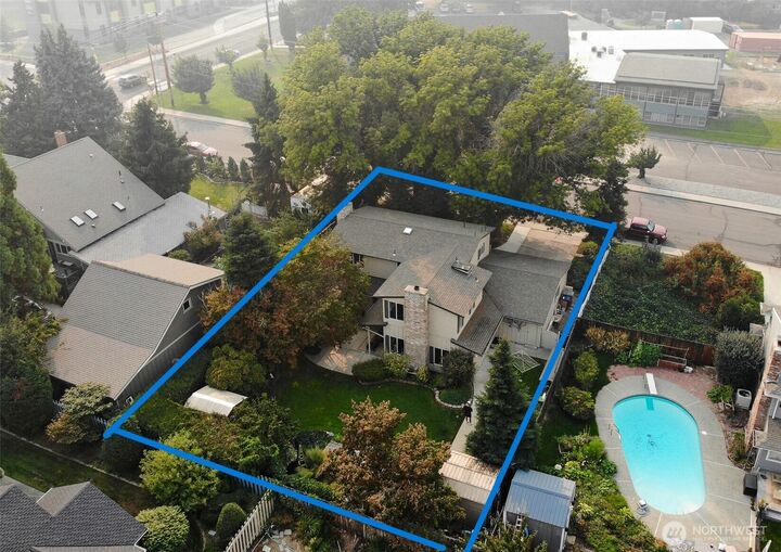 Property Photo:  9 N Elliott Avenue  WA 98801 