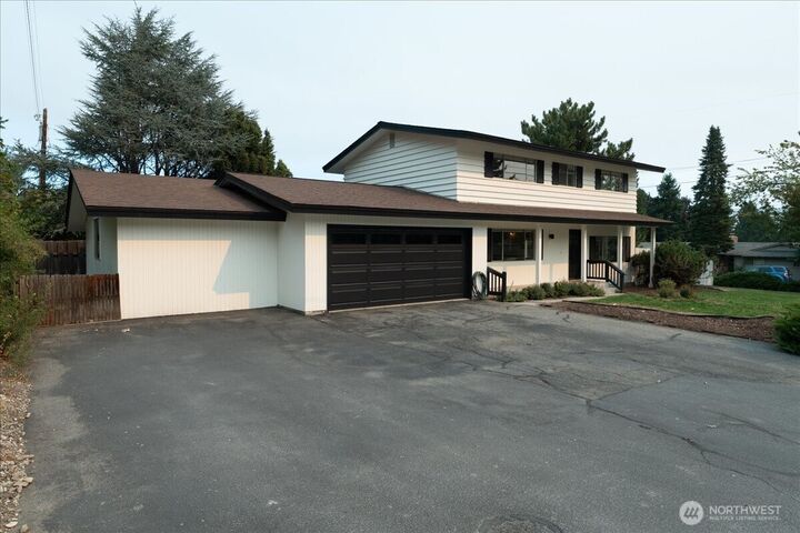 Property Photo:  1998  Number 2 Canyon Road  WA 98801 