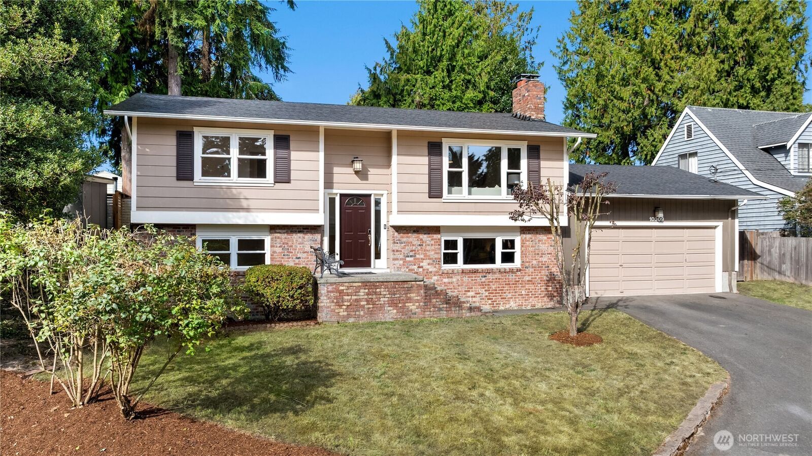 Property Photo:  10309  Mary Avenue NW  WA 98177 