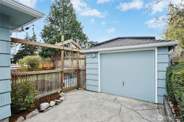 Property Photo:  3849 NE 95th Street  WA 98115 