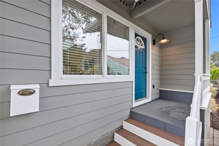 Property Photo:  400  6th Street  WA 98290 