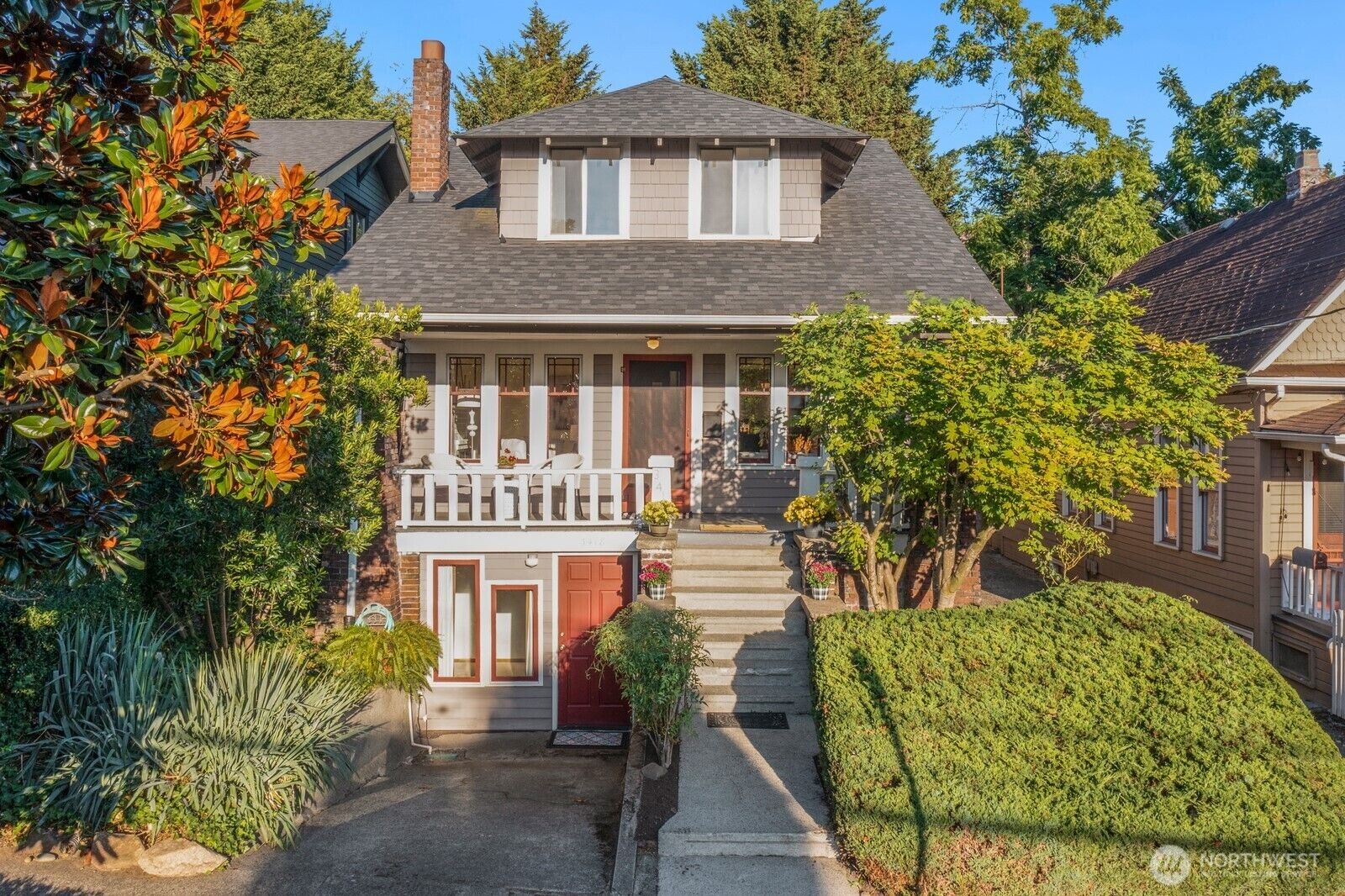 Property Photo:  3418  Densmore Avenue N  WA 98103 
