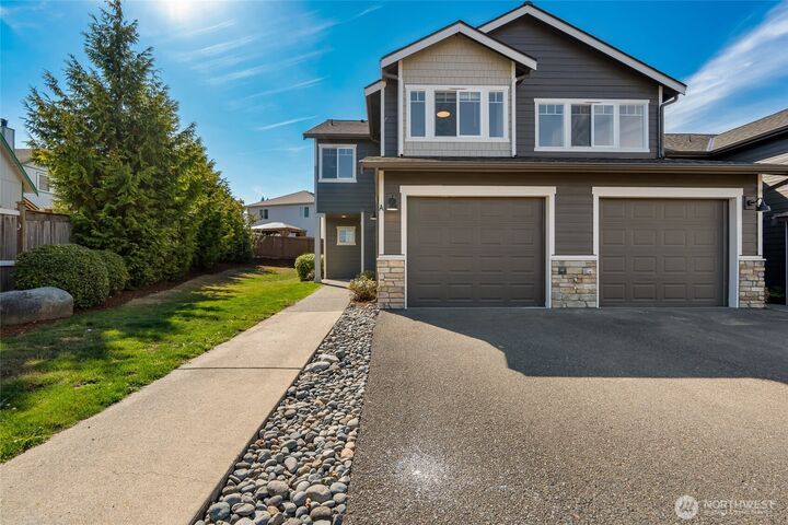 Property Photo:  3910  132nd Street SW B  WA 98087