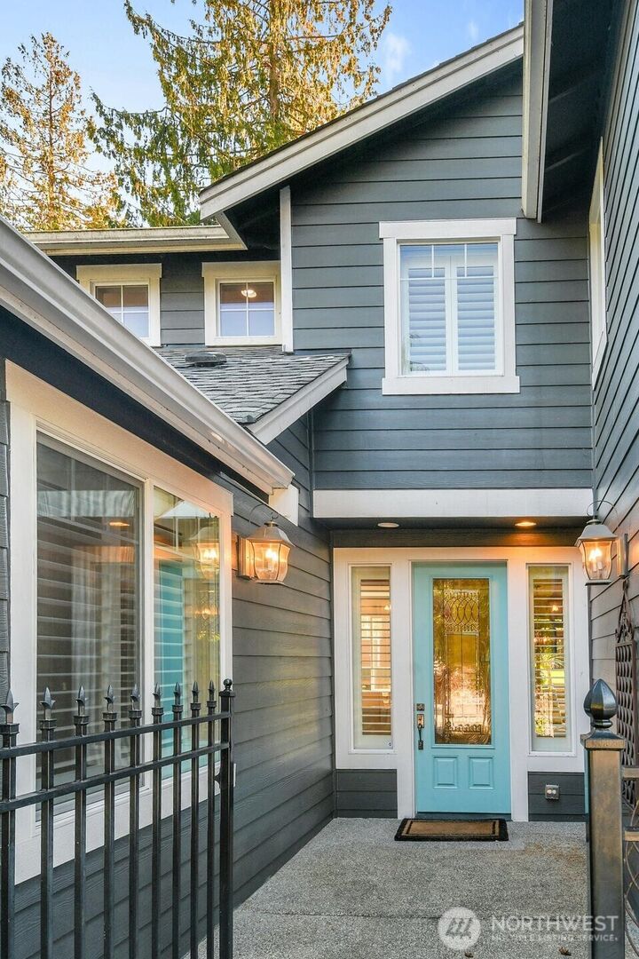 Property Photo:  1052  Alder Street  WA 98020 
