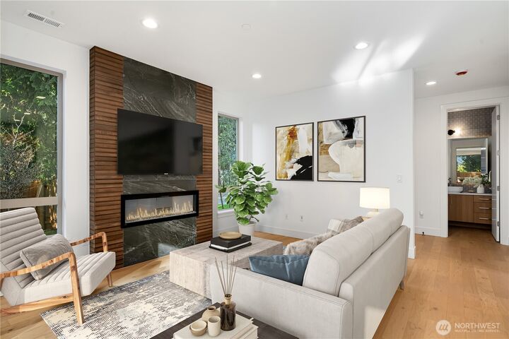 Property Photo:  12911 NE 78th Place  WA 98033 