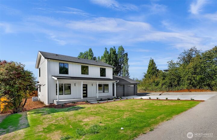Property Photo:  225  10th Street  WA 98230 