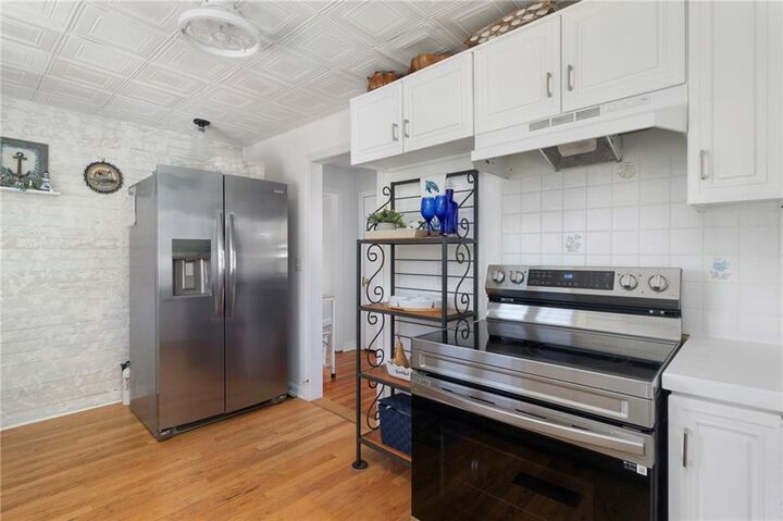 Property Photo:  25 Beverly Circle  RI 02828 