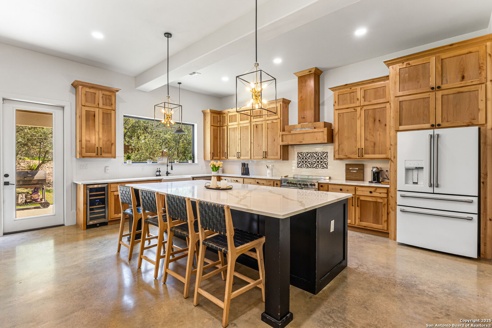 Property Photo: 211 Spacious Sky TX 78260