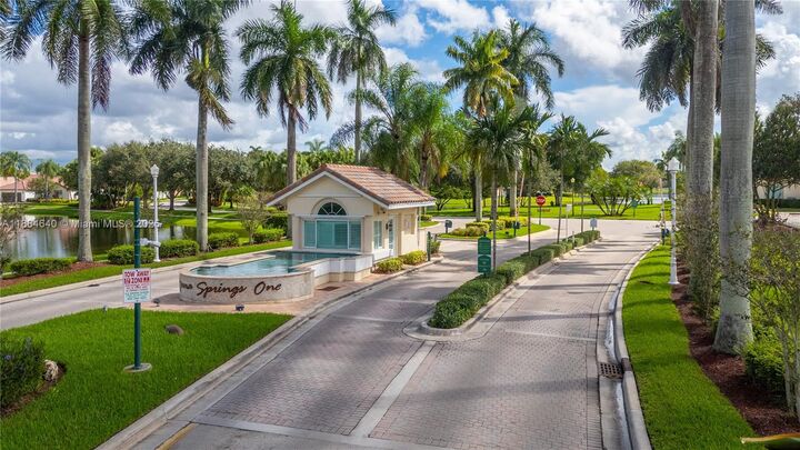 Property Photo:  1060 Capistrano  FL 33326 