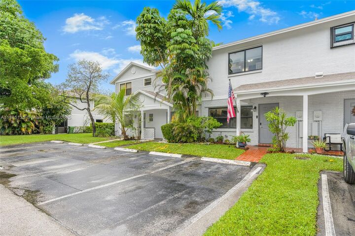 Property Photo: 720 NW 105th Ter FL 33026