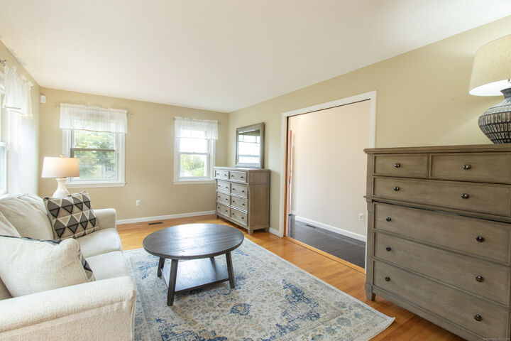 Property Photo:  7 Carolyn Court  CT 06473 