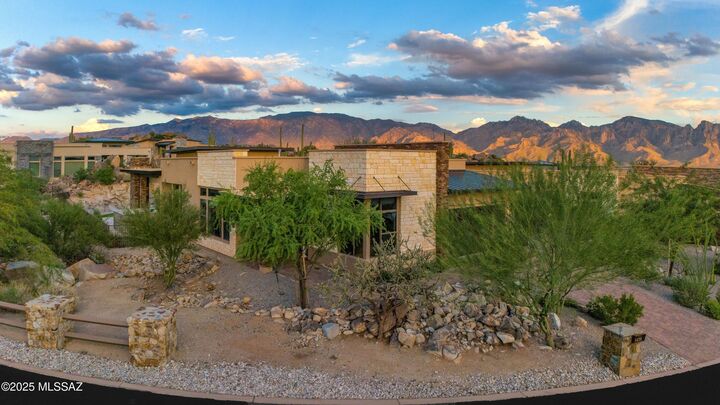 Property Photo: 14210 N Stone View Place AZ 85755