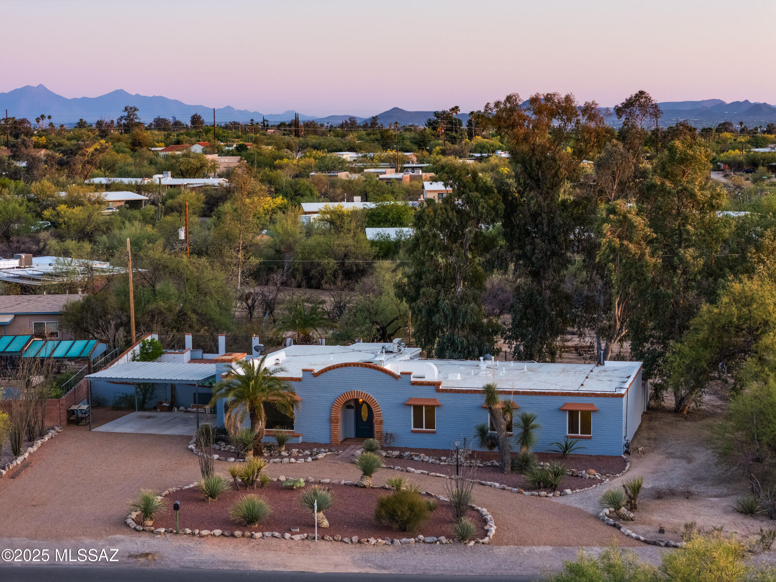 Property Photo: 945 W San Martin Drive AZ 85704