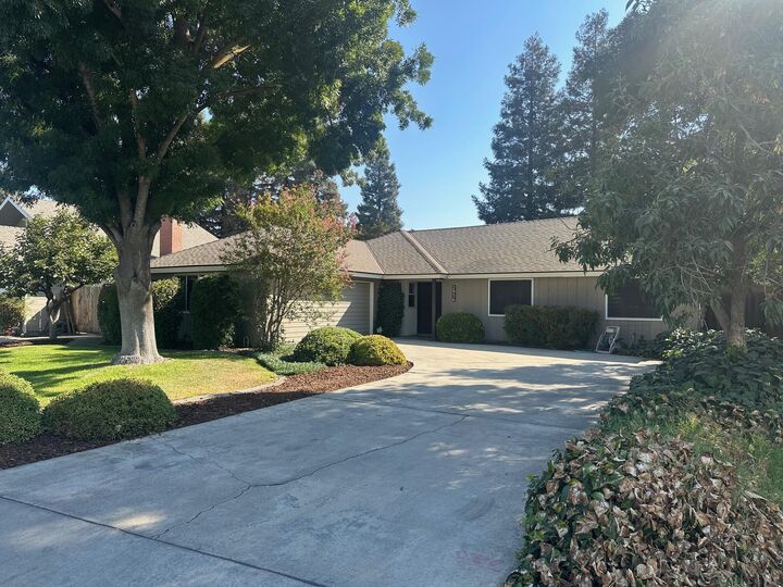 2936 S Conyer Street  Visalia CA 93277 photo