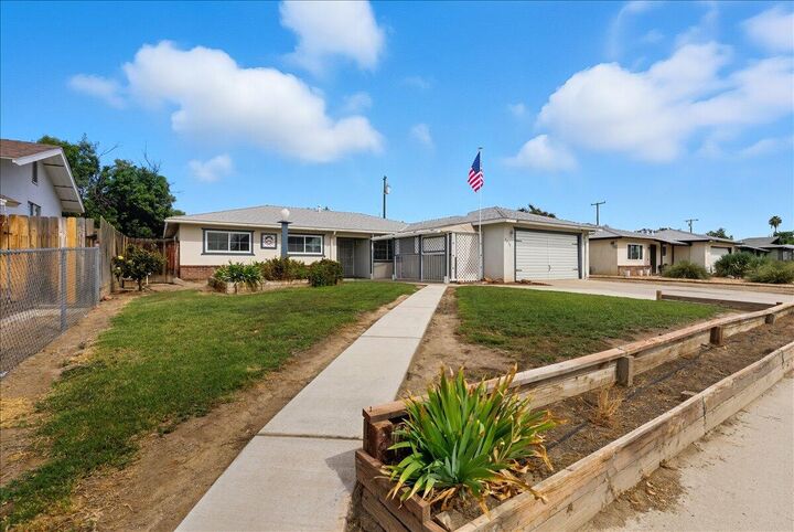 Property Photo:  2070 W Harrison Avenue  CA 93257 