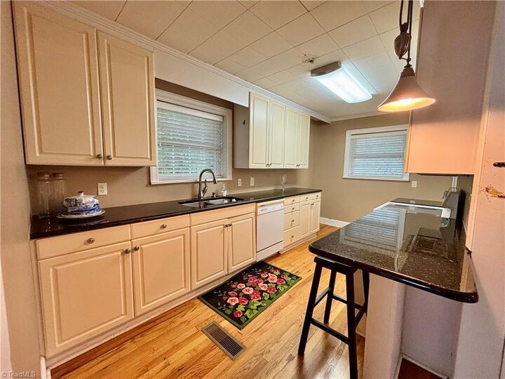 Property Photo: 522 Butler Street NC 27041