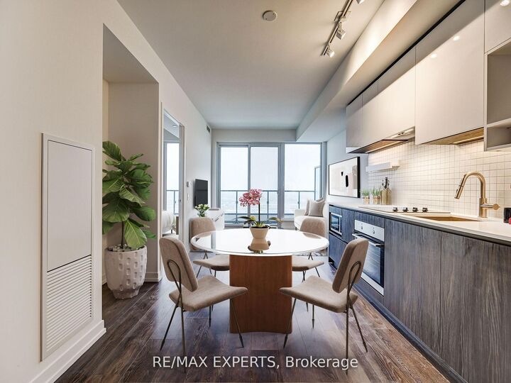 Property Photo:  5 Buttermill Avenue 3505  ON L4K 0J5