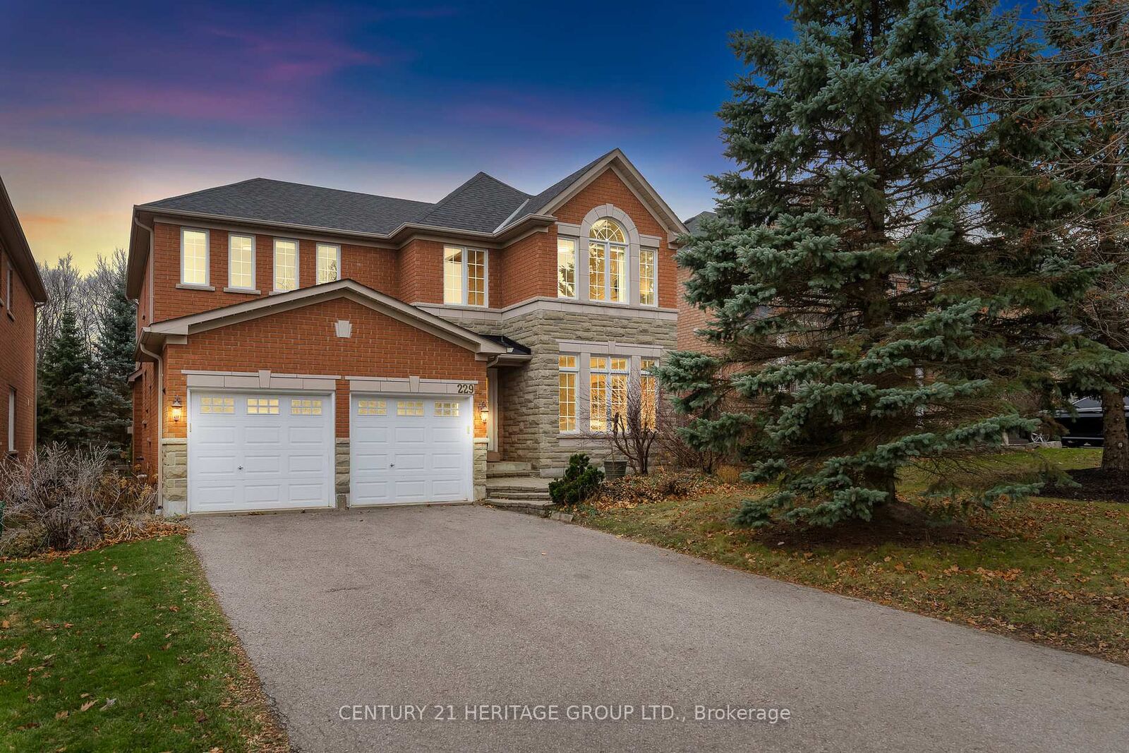 Photo de la propriété:  229 Willis Drive  ON L4G 7M2 