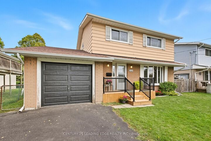 Property Photo:  926 Marinet Crescent  ON L1W 2M1 