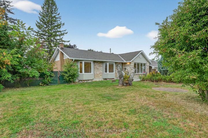 Property Photo:  10 Pritchard Drive  ON K2G 1B3 