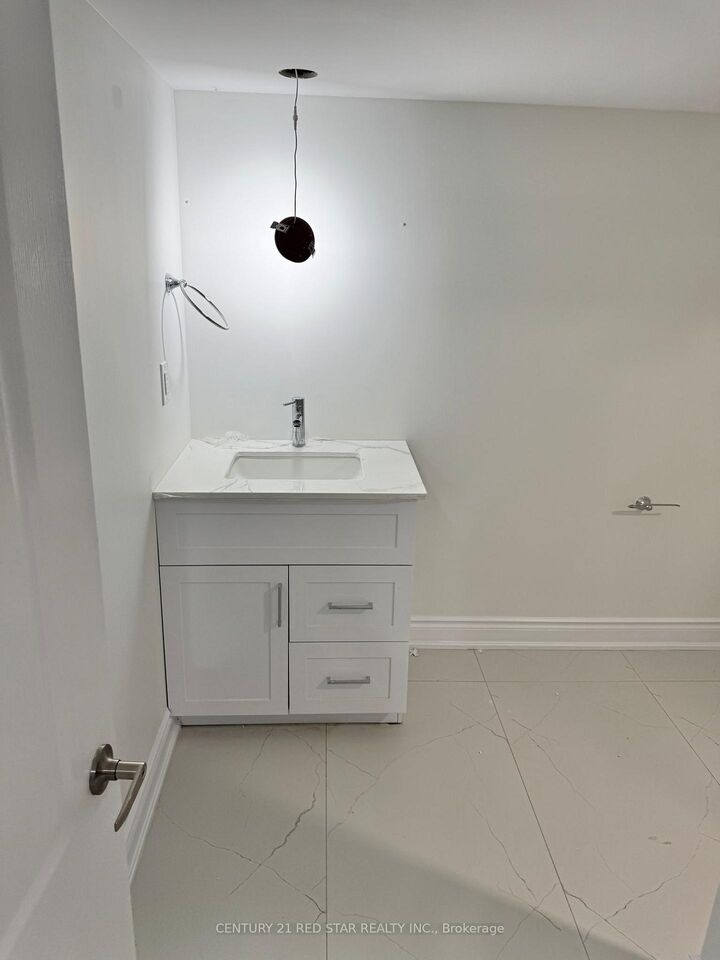 Property Photo:  1 Goodview Drive  ON L6R 4C5 