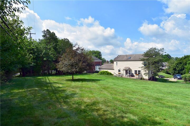 Property Photo: 1634 Pinehurst Court PA 15237