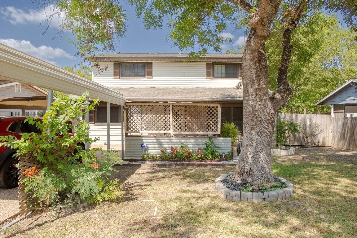 Property Photo:  512 Bramble Drive  TX 78745 