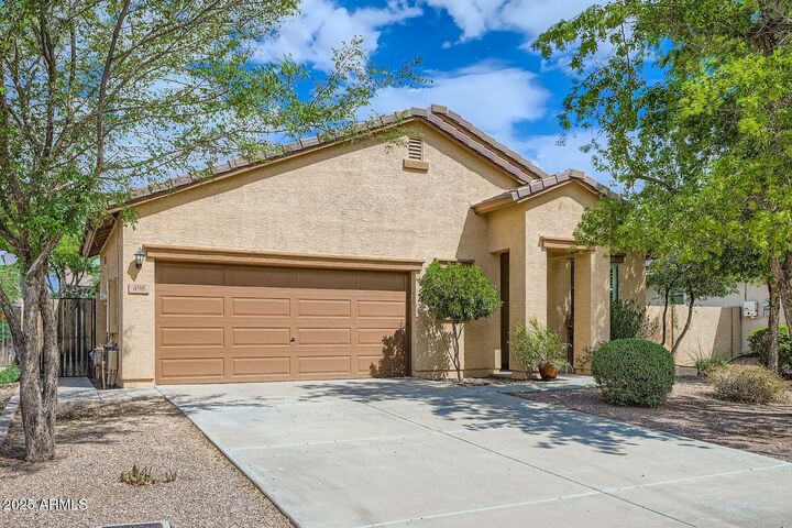 Property Photo:  498 E Trellis Road  AZ 85140 
