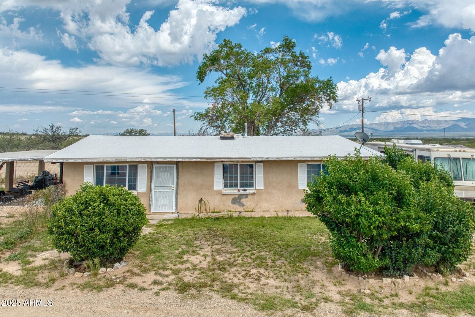 Property Photo: 10019 S Honeysuckle Drive AZ 85615