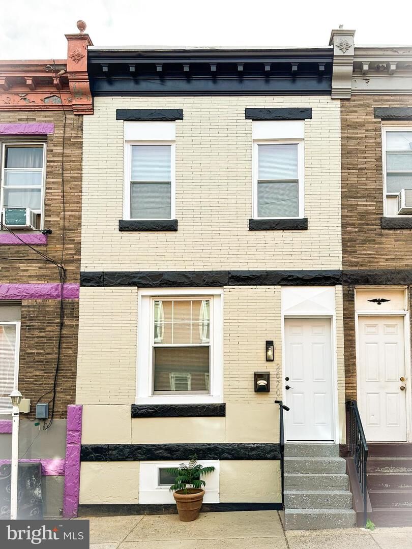 Property Photo:  2070 E Lippincott Street  PA 19134 