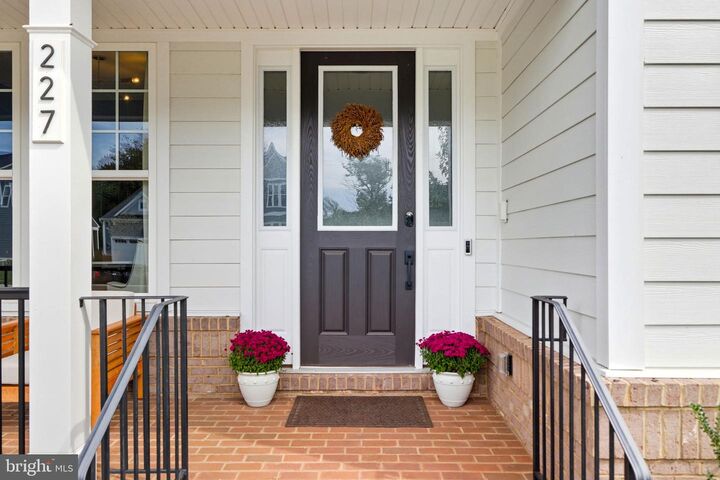 Property Photo:  227 Stoic Street SE  VA 20175