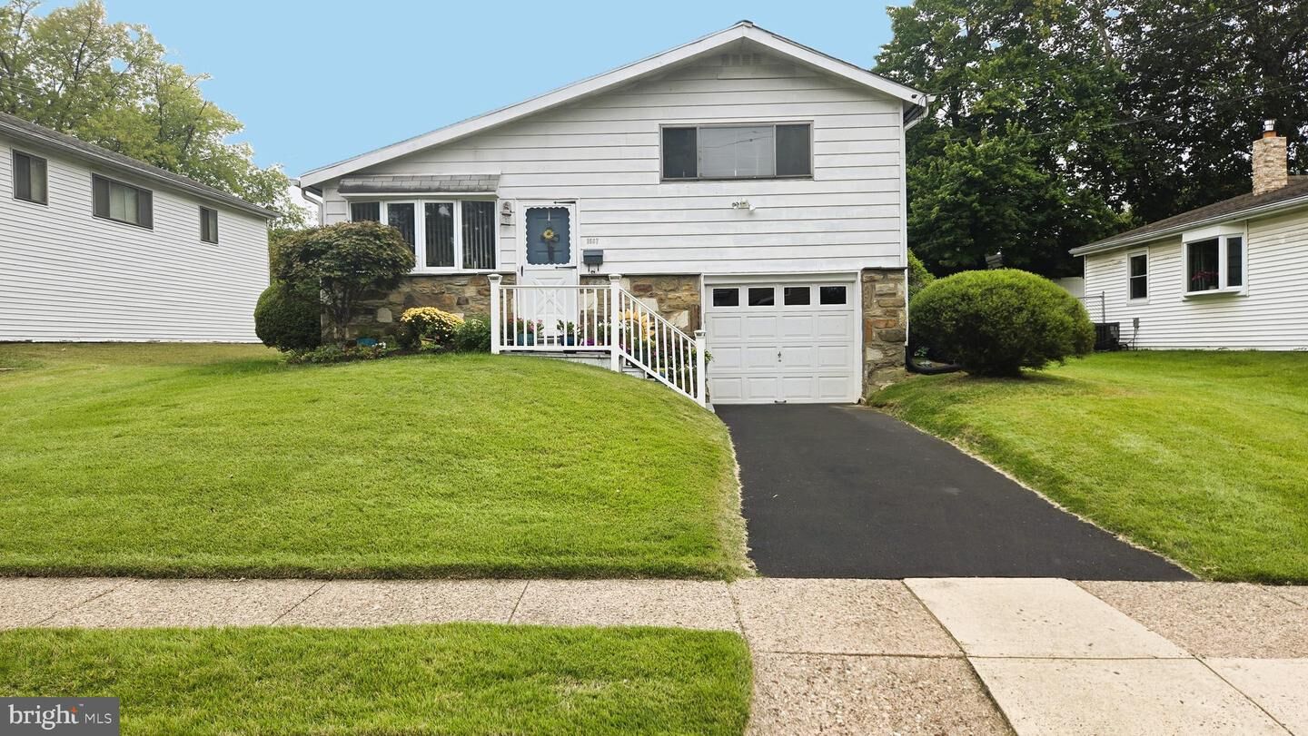 Property Photo: 1567 Lindbergh Avenue PA 19001