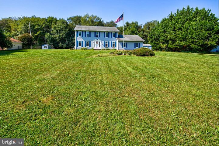 Property Photo:  319 Pheasant Drive  DE 19709 