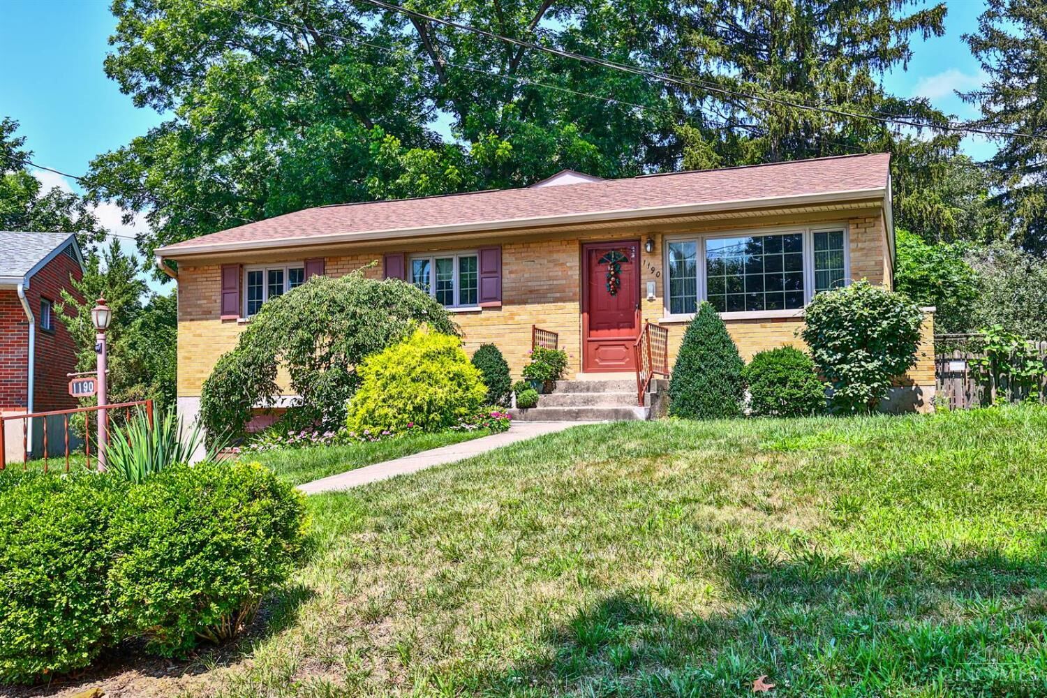 Property Photo:  1190 Sugartree Court  OH 45231 