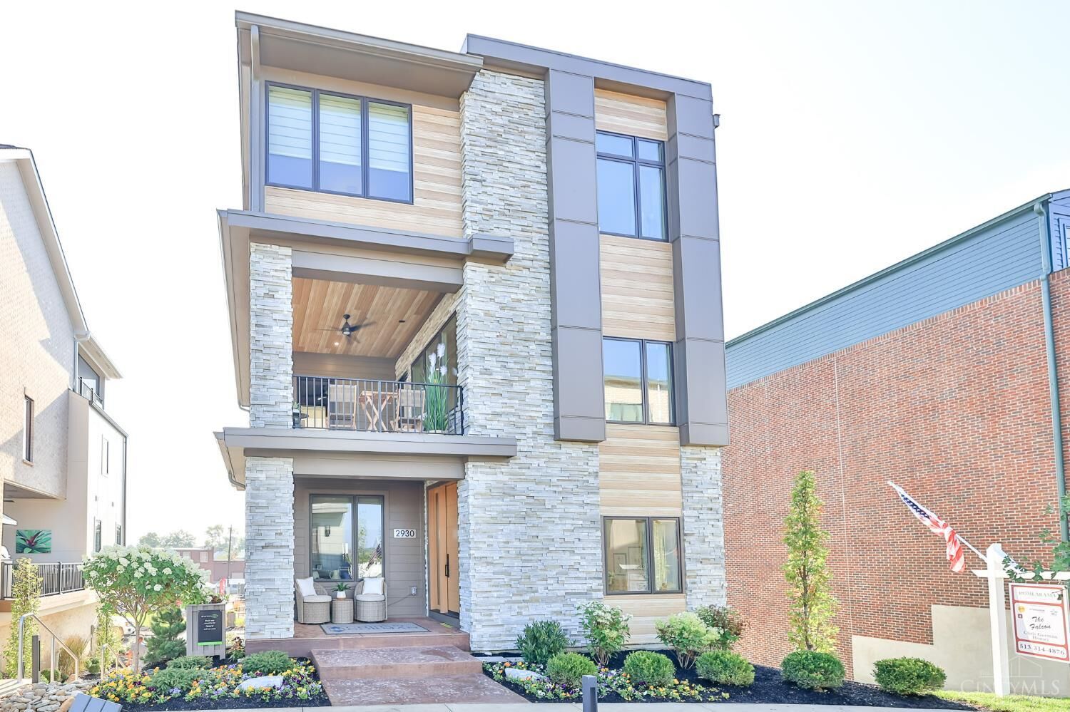 Property Photo:  2930 Three Oaks Lane  OH 45209 