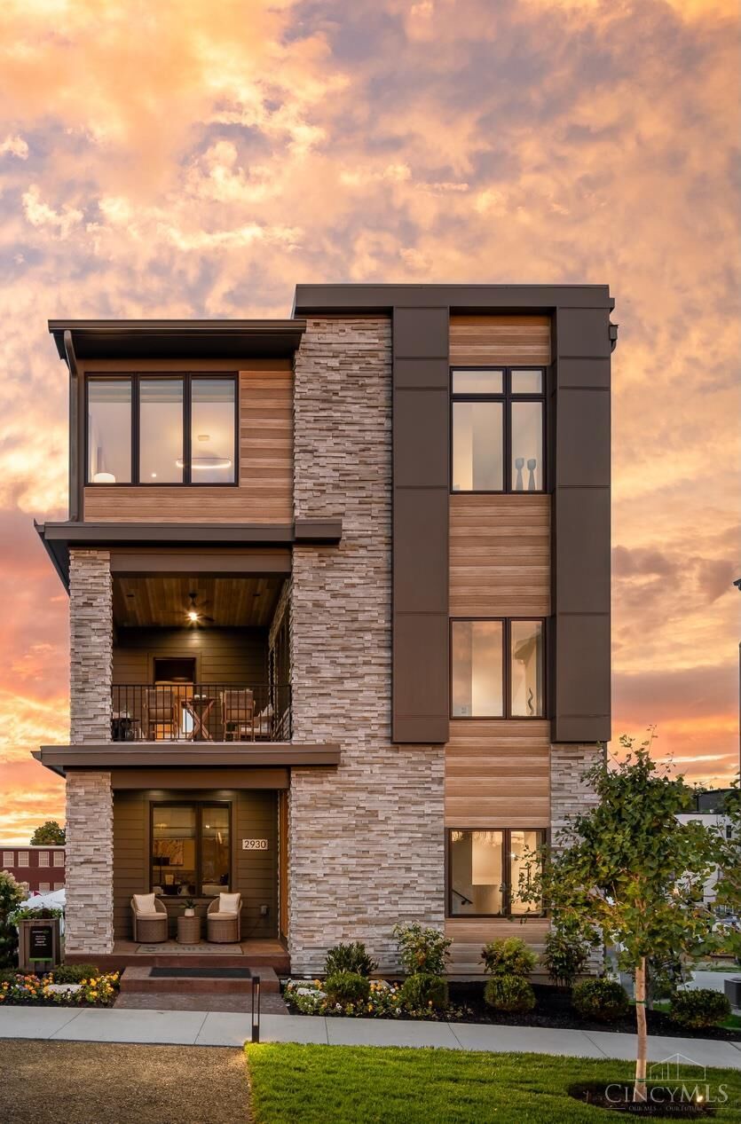 Property Photo: 2930 Three Oaks Lane OH 45209