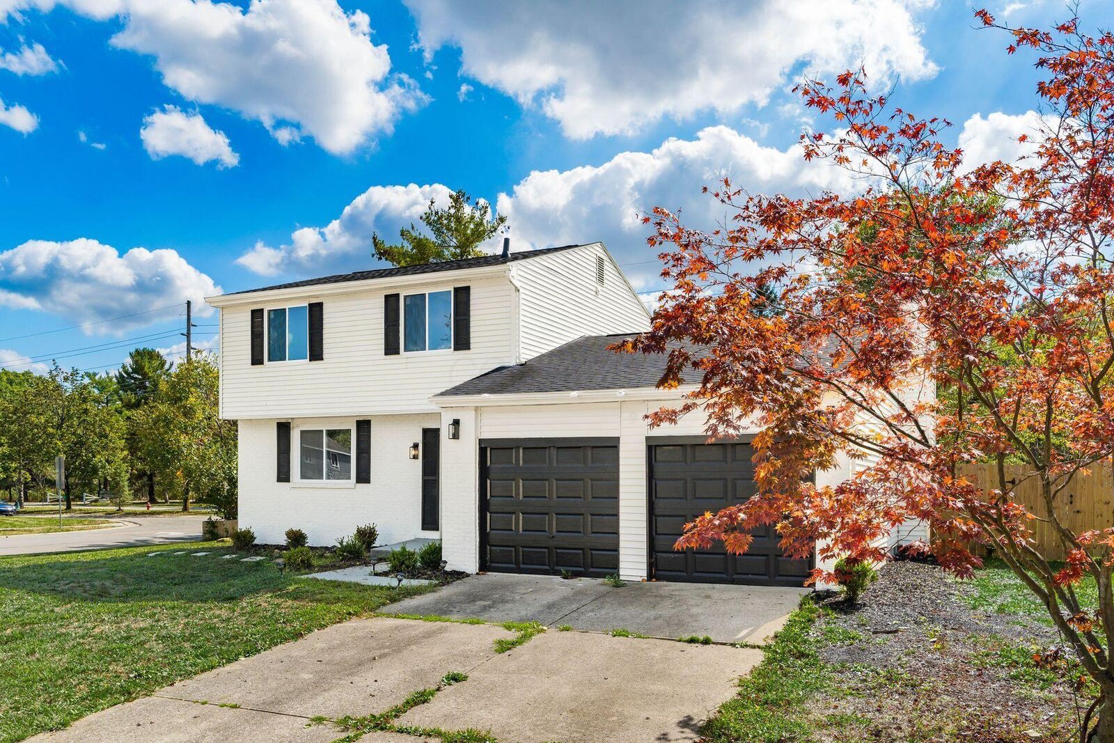 Property Photo:  1095 N Belle Meade Place  OH 43081 
