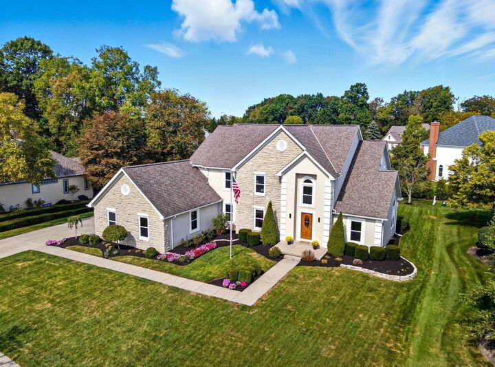 Property Photo: 5962 Heritage Lakes Drive OH 43026
